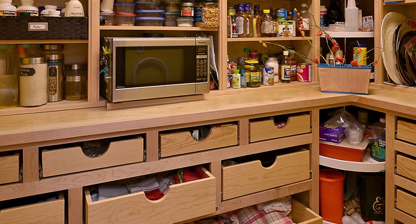 Idea on using racks or shelves in kitchen to save space